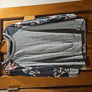 Floral Sleeve sweatshirt